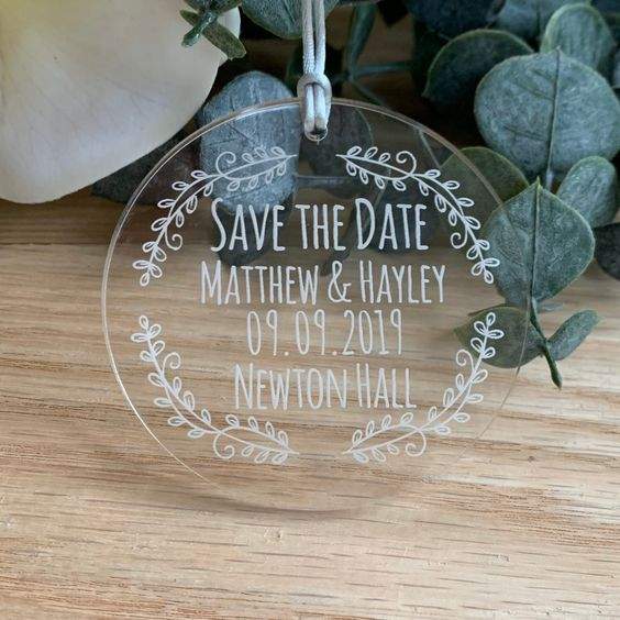 Save the date Round Acrylic with the wording in colour 8 x 8 cm