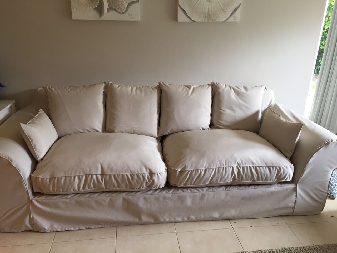 Couch reupholstered for a popular Knysnagueshouse