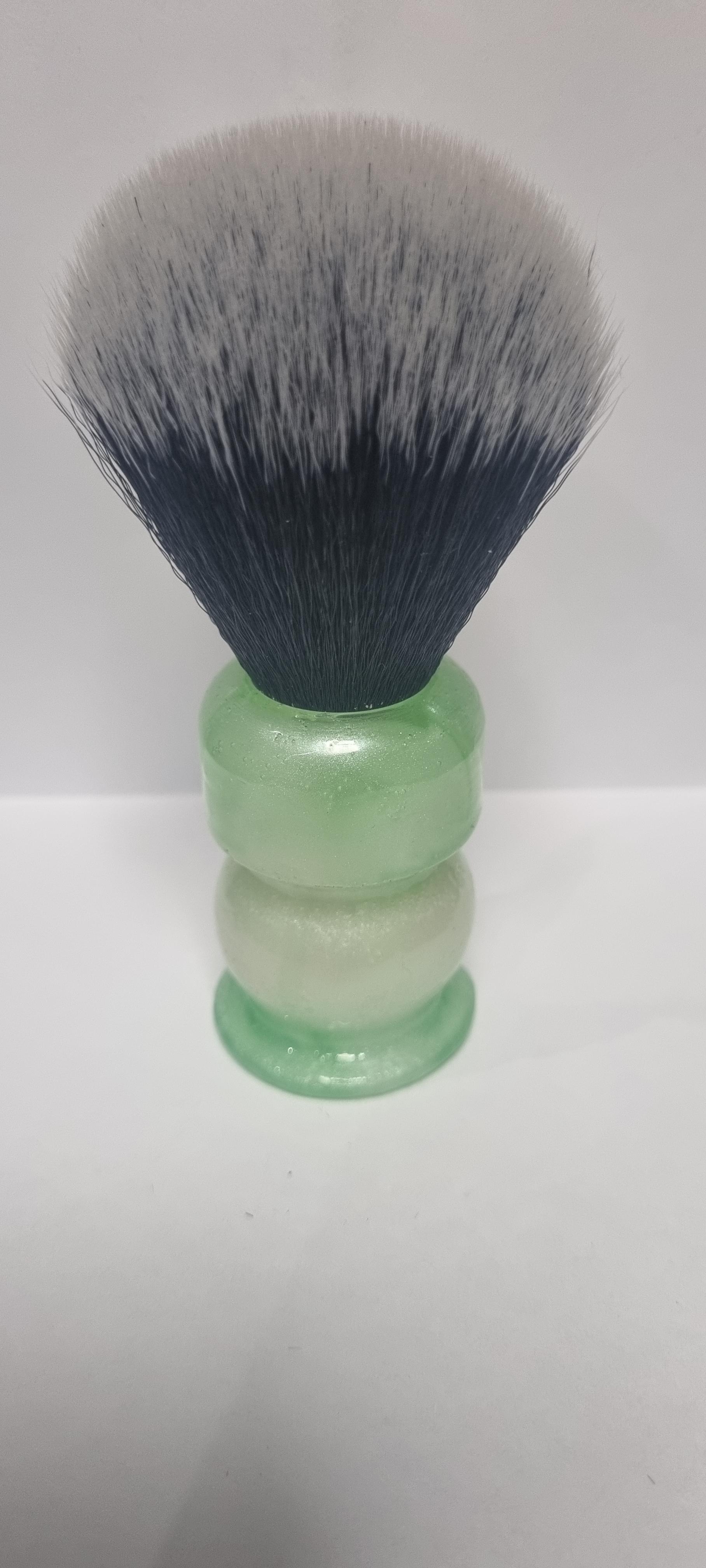 Solid resin cast brush body. (Medium)