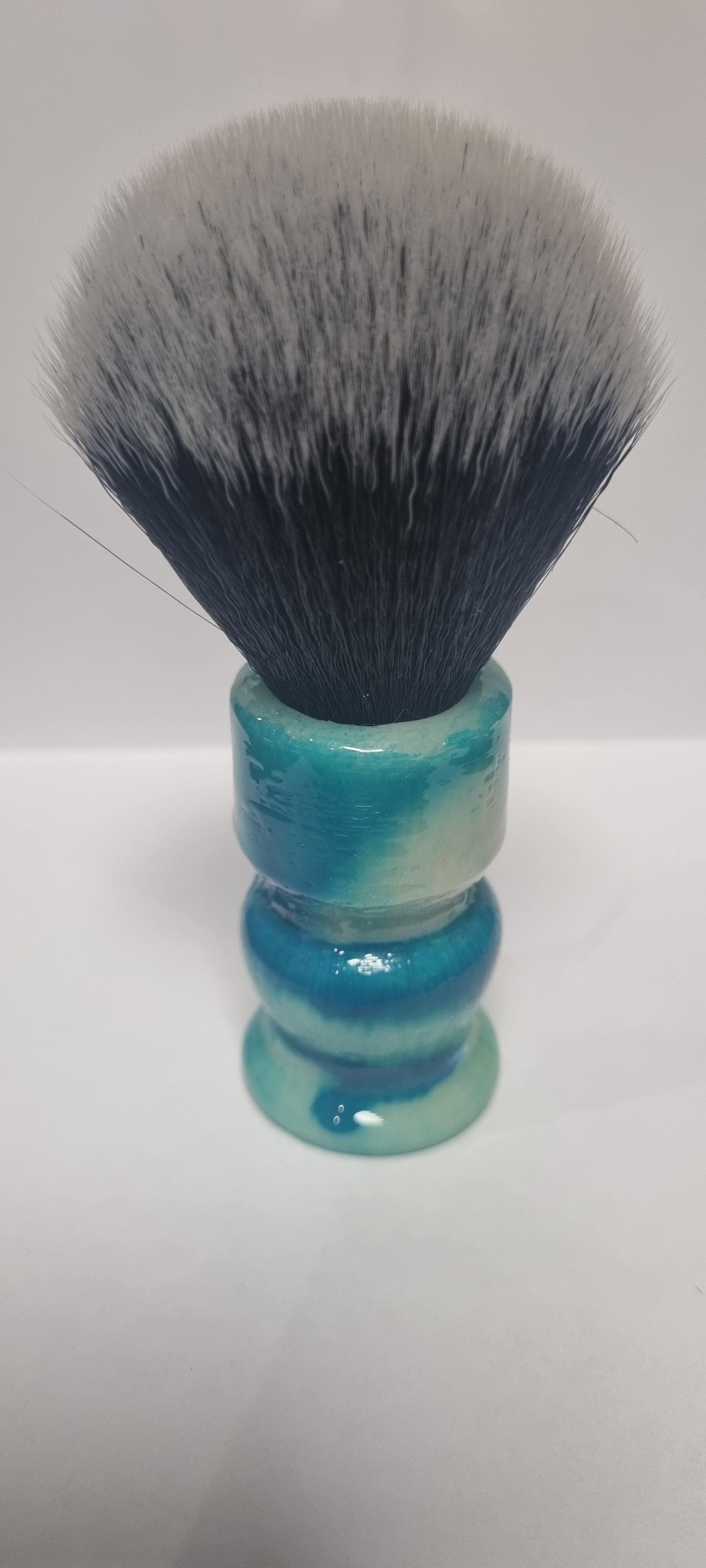 Solid resin cast brush body. (Medium)