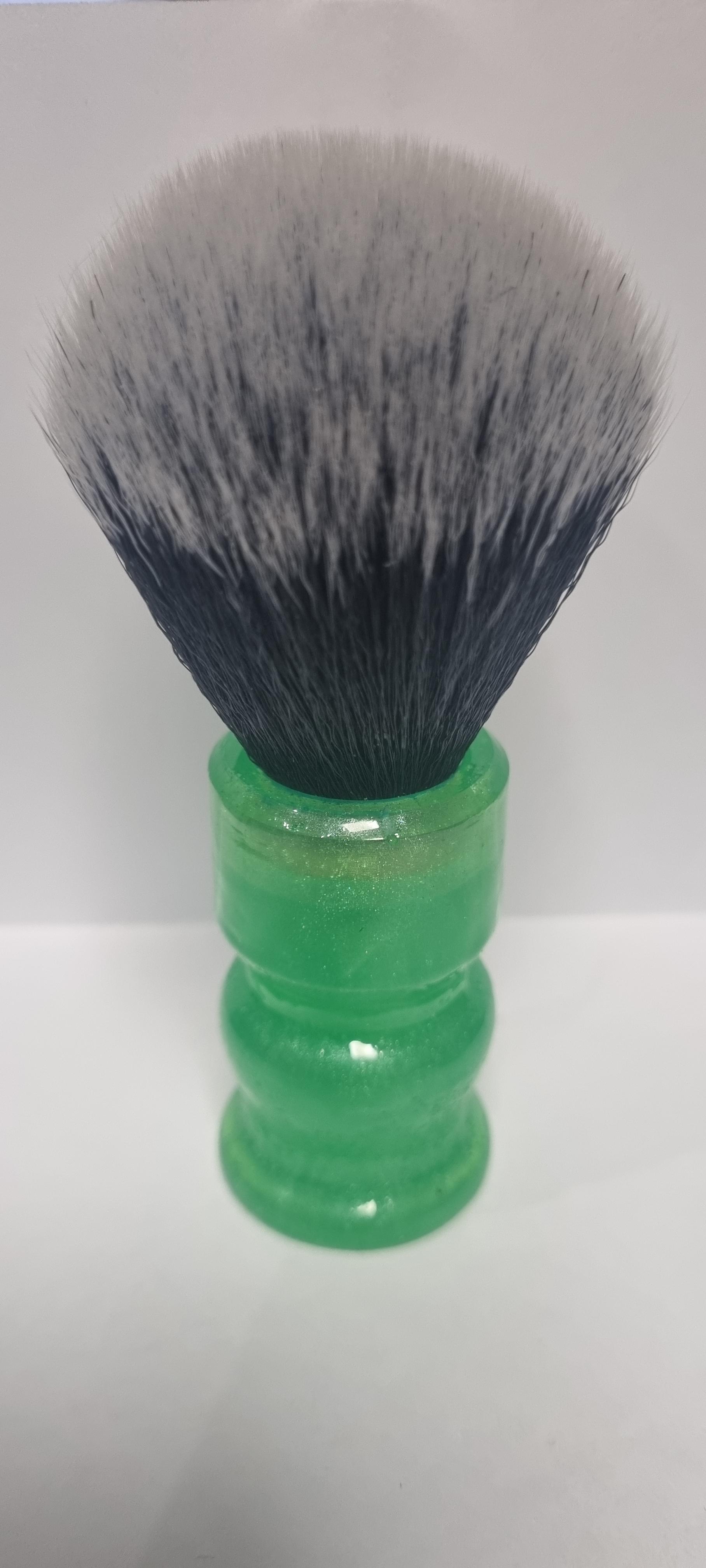 Solid resin cast brush body. (Medium)