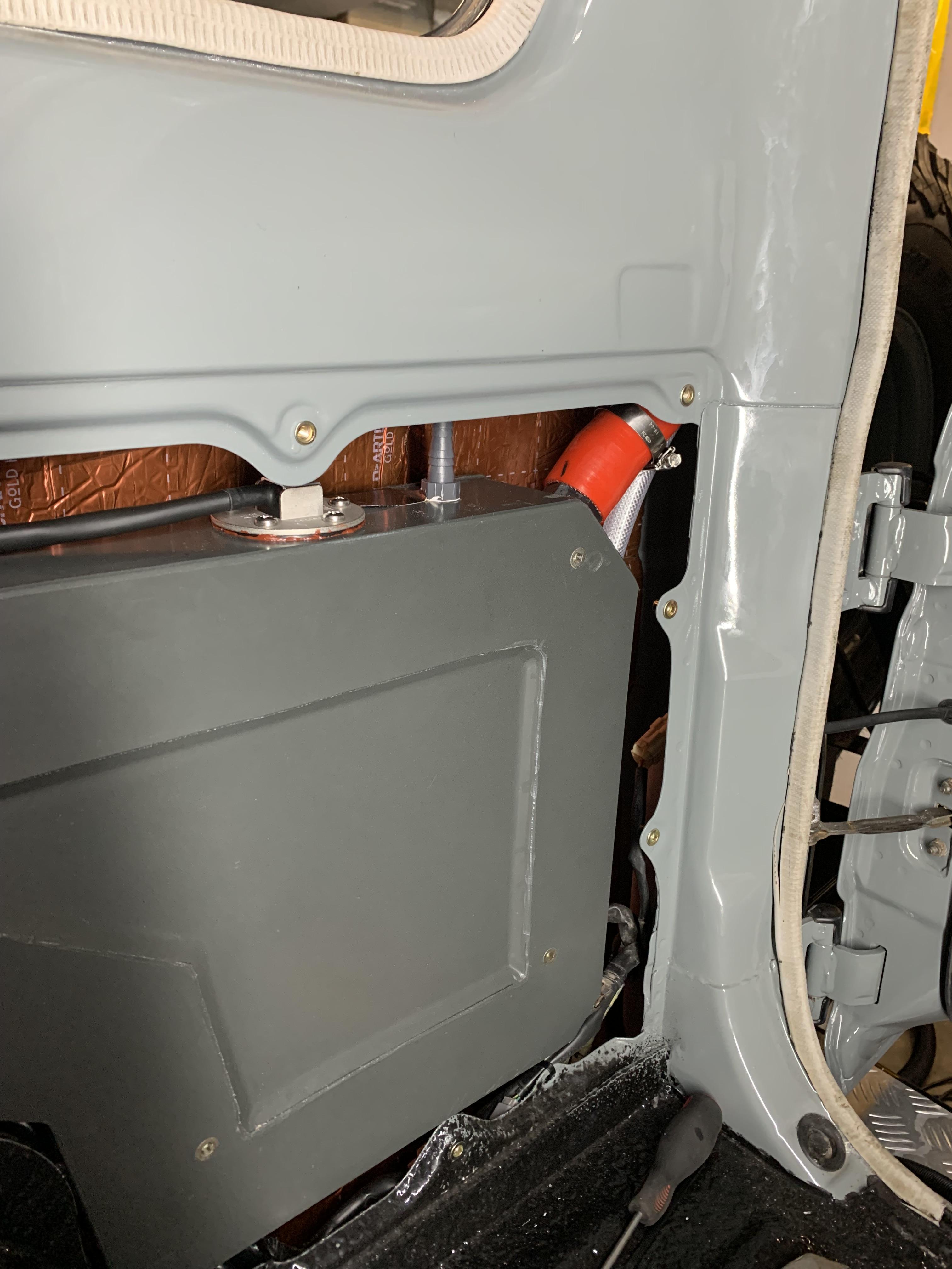 Land Cruiser 78 Series - Water Tank Setup