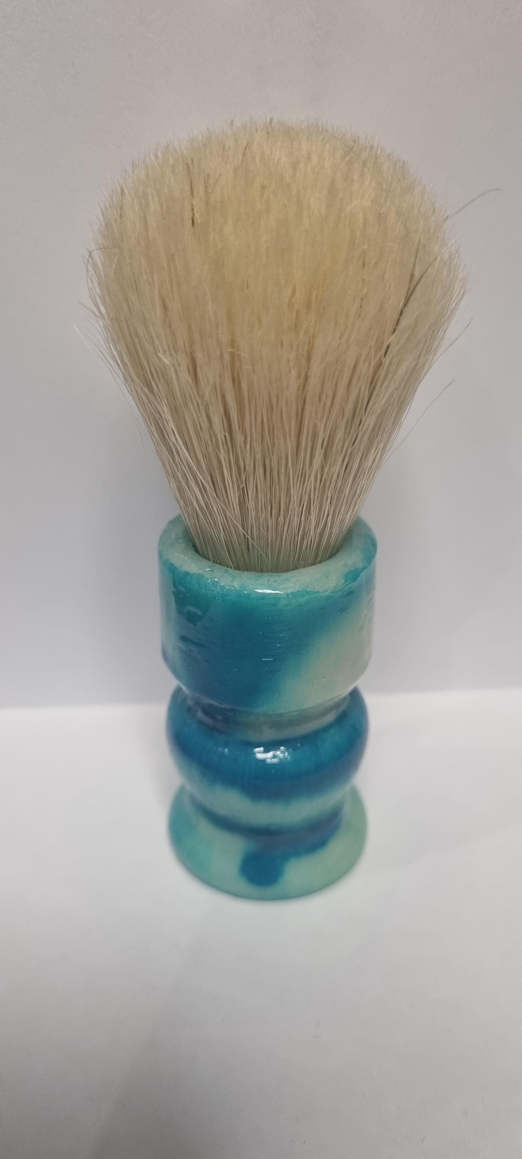 Solid resin cast brush body. (Medium)