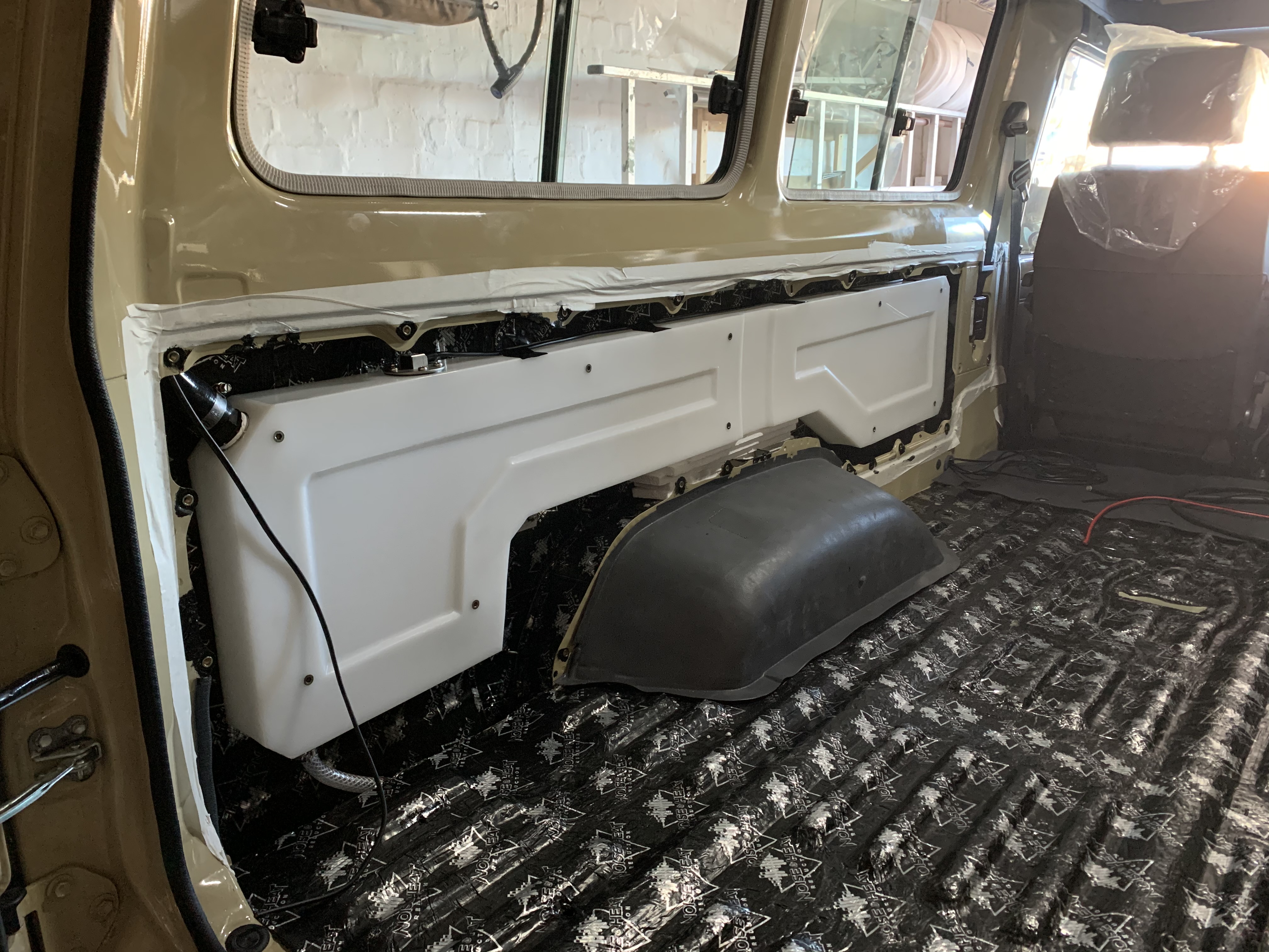 Land Cruiser 78 Series - Water Tank Setup